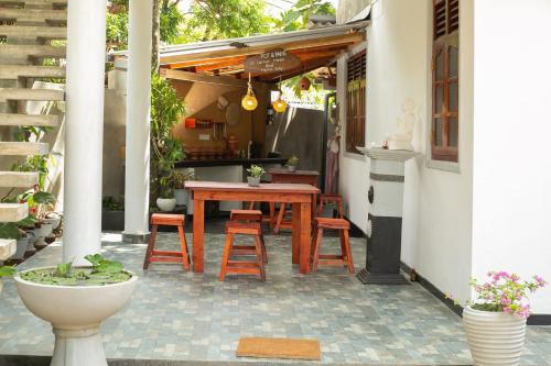 En balkon eller terrasse på S & S Homestay