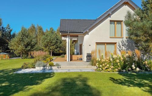 Κήπος έξω από το Nice Home In Nowa Wies Ostródzka