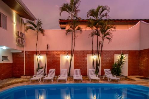 Swimmingpoolen hos eller tæt på Nana Suites