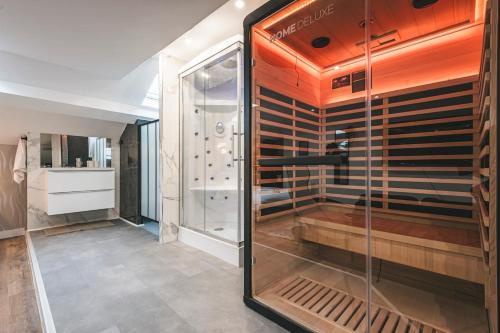 Koupelna v ubytování Loft Spa Sauna Hammam Hydromassage