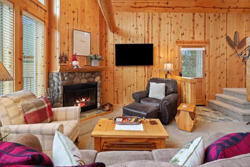Μια τηλεόραση ή/και κέντρο ψυχαγωγίας στο Deer Park Cabin home