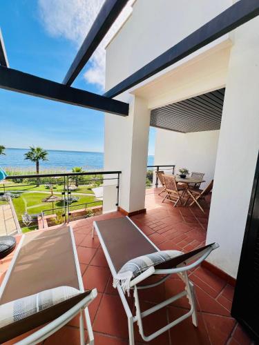 BEACHFRONT Premium Casares del Mar