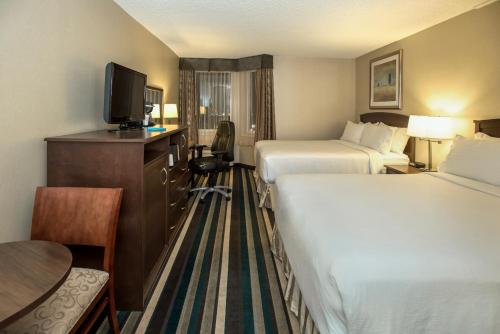 Katil atau katil-katil dalam bilik di Holiday Inn Conference Centre Edmonton South by IHG