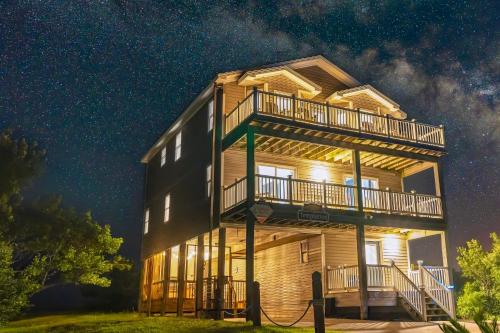 Gallery image of Temptation #40HC4 in Avon