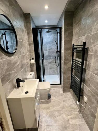 Ένα μπάνιο στο Nottingham Hotspot Studio, Brand New & Modern