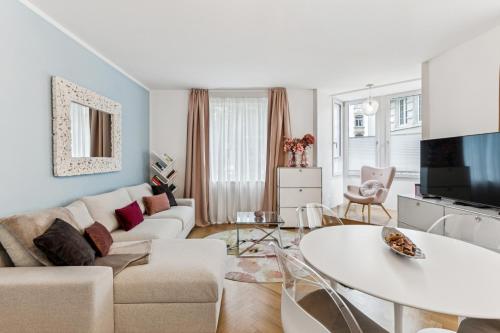 Central Top Location AC Free Parking