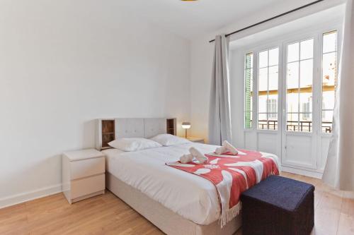 Le Prado - City centre - Spacious - AC