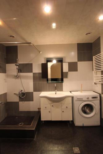  Caliseum Sayat-Nova 33 -  Room  picture :   Telephone    Air conditioning    Hairdryer                           