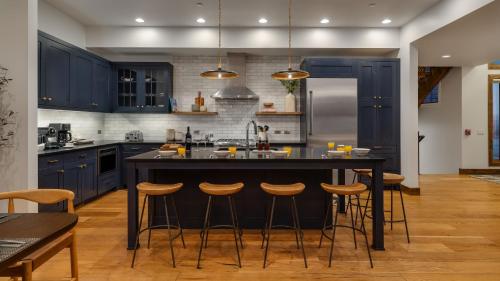 Køkken eller tekøkken på Wildhorse Chalet