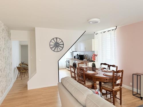 Kuchyň nebo kuchyňský kout v ubytování Vinci Vibes - Maison cool pour des voyageurs cool