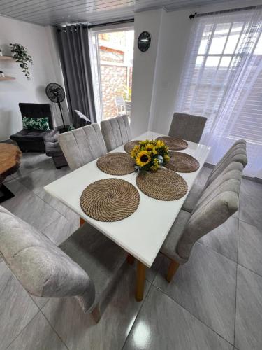 Ein Sitzbereich in der Unterkunft Casa Hotel Anturio