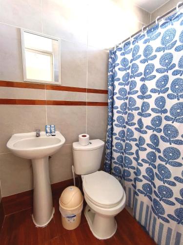 Bagno di HOSPEDAJE WELCOME PARACAS peru