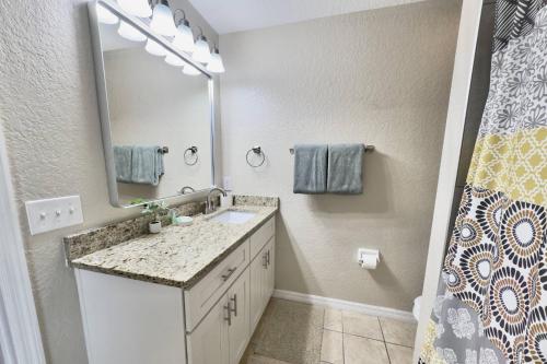 733 Reserve at Town Center photo 28