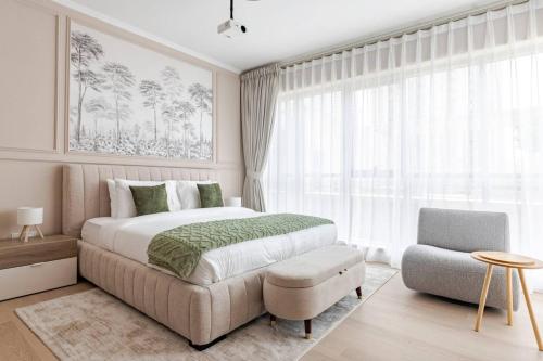 BLVD Arthouse - Burj View, Pool, Gym, and Private Cinema 2BR