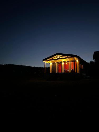 Το κτήριο όπου στεγάζεται  η παραθεριστική κατοικία