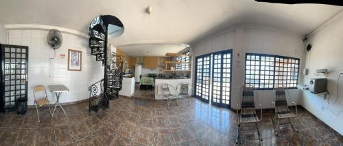 Η κουζίνα ή μικρή κουζίνα στο Hotel Araras