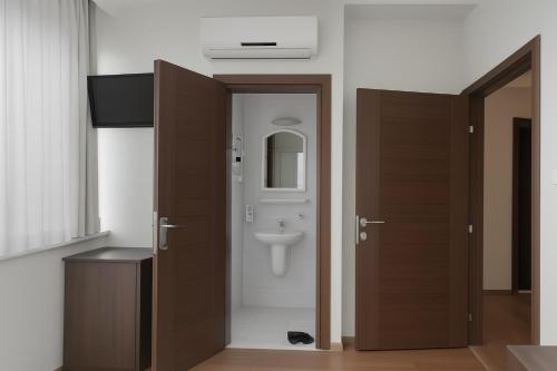 Et badeværelse på Cagri Hotel