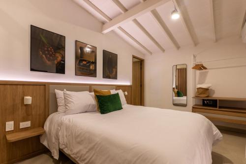 Katil atau katil-katil dalam bilik di 301 Live Local Balcony Loft in Vibrant Laureles area