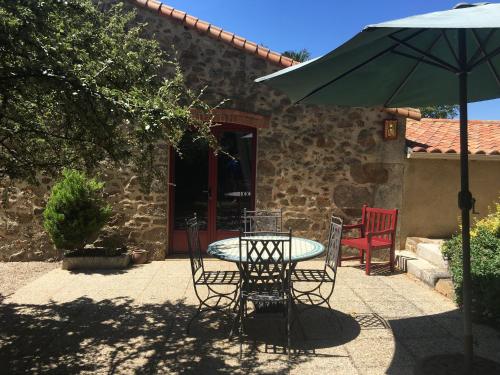 Gîte charmant à la campagne avec terrasse, proche du Puy du Fou et de la rivière Sèvre - FR-1-426-249