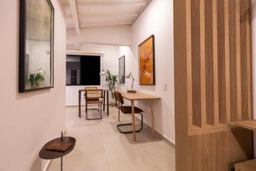 TV a/nebo společenská místnost v ubytování 303 Balance and Design Loft with AC in Laureles area