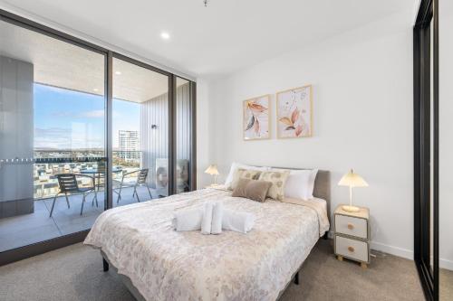 Postel nebo postele na pokoji v ubytování Mountain View Woden Stay, Near Hospital, CIT