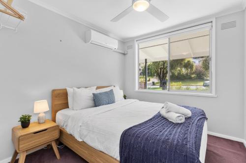 'Above the Trees' - Spectacular Views, Sleeps 10にあるベッド
