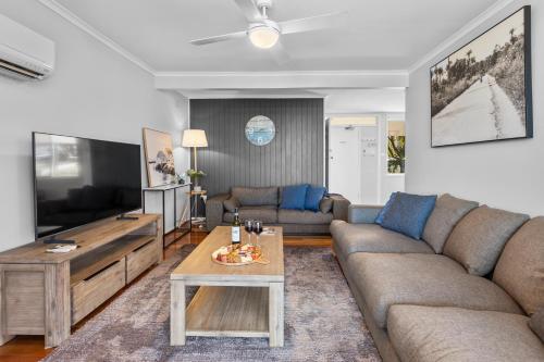 'Above the Trees' - Spectacular Views, Sleeps 10にあるテレビまたはエンターテインメントセンター