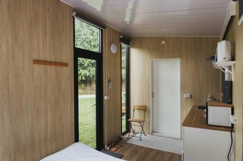 Foto de la galería de Dreamscape Tiny House 2 by Tiny Away en Ta-hu