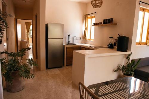 Dapur atau dapur kecil di Casa Limon 2 bedrooms pool AC La Punta