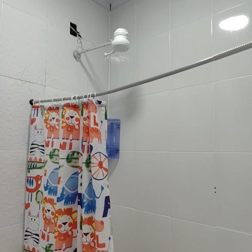 Ένα μπάνιο στο Suites Joao e Maria Quarto 04