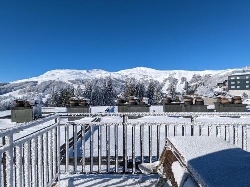 Studio paisible au dernier étage pour 4 pers avec vue à Super Besse - FR-1-814-159