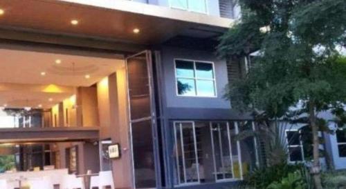Bangunan di mana terletaknya hotel