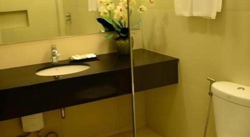 Ванная комната в GT Hotel Bacolod