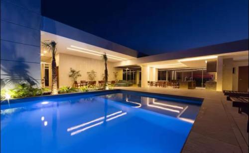 DEPARTAMENTO MODERNO EN EQUIPETROL DE LUJO CERCA DE MALL, SUPERMECADOS, VENTURA MALL y en la zona mas exclusiva de Santa Cruz