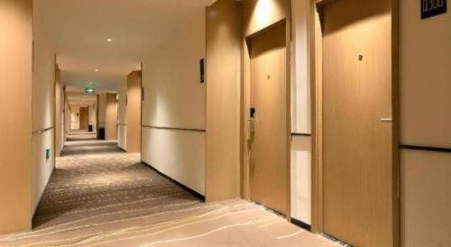 Foto dalla galleria di City Comfort Inn Wuhan Jindi Plaza Luojiagang Metro Station a Wuhan