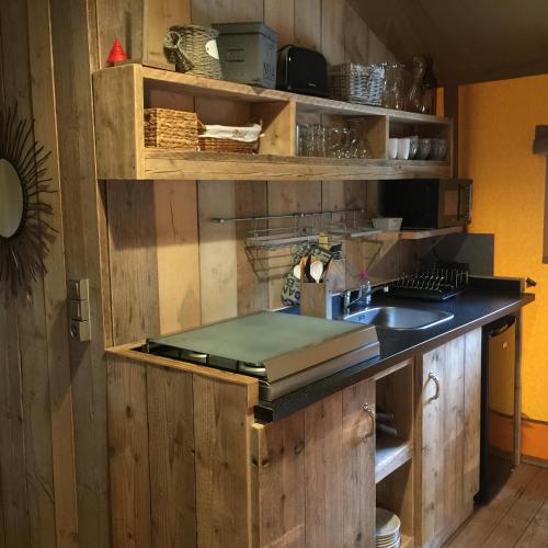 Dapur atau dapur kecil di Lodging Le Lac