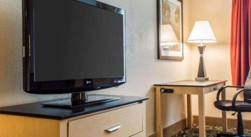 Μια τηλεόραση ή/και κέντρο ψυχαγωγίας στο Quality Inn
