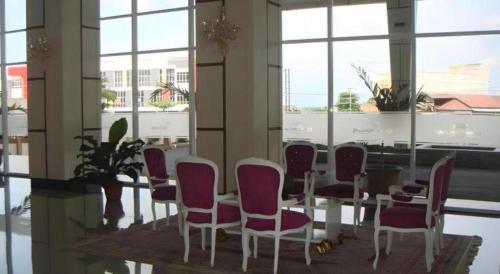 Гостиная зона в CK Tanjungpinang Hotel and Convention Centre