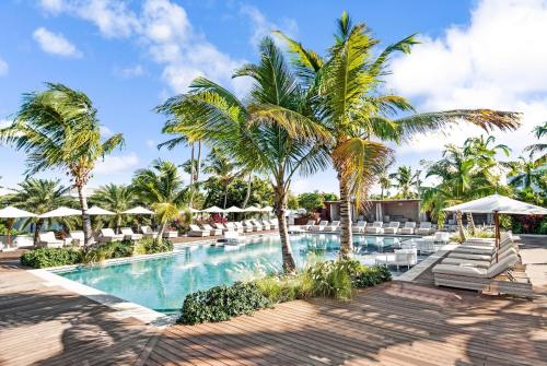 Бассейн в Hodges Bay Resort & Spa, an HQ Luxury Resort & Residences или поблизости
