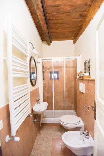 Koupelna v ubytování Nenà Al Borgo Castello