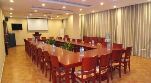 Οι επιχειρηματικές εγκαταστάσεις ή/και οι αίθουσες συνεδριάσεων στο GreenTree Inn Xuzhou High Speed Railway Station Express Hotel