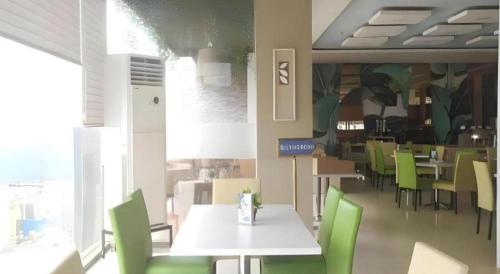 Ресторан / где поесть в Zenith Hotel