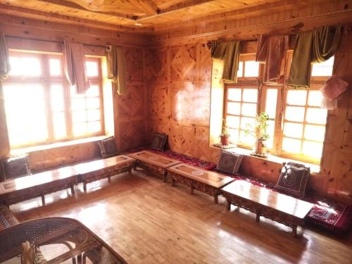 Fotografie z fotogalerie ubytování Snow Peaks View Homestay v destinaci Gondla