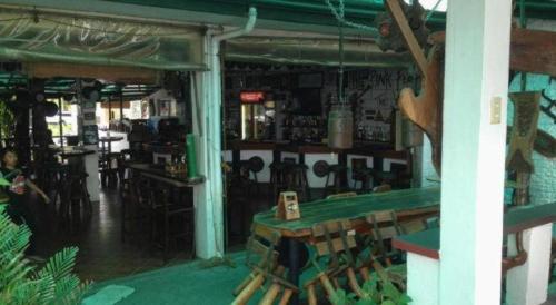 Ресторан / где поесть в Harleys Pub and Hotel