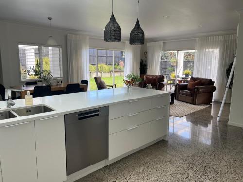 Χώρος καθιστικού στο Bethlehem Chic Opposite the Reserve