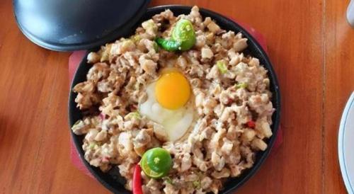 Makanan di atau berdekatan hotel