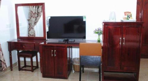 TV a/nebo společenská místnost v ubytování Tran Vinh Hotel