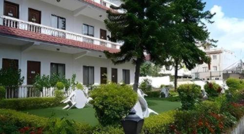Jardín al aire libre en Hotel Norbu Sangpo