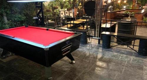 Biliár nebo kulečník v ubytování KS HOTEL