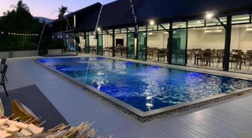Bazén v ubytování KS HOTEL nebo v jeho okolí